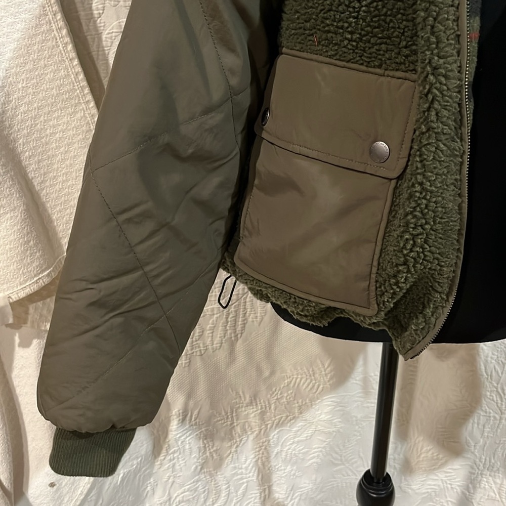 American Eagle reversible coat, size medium‎ - Picture 3 of 15